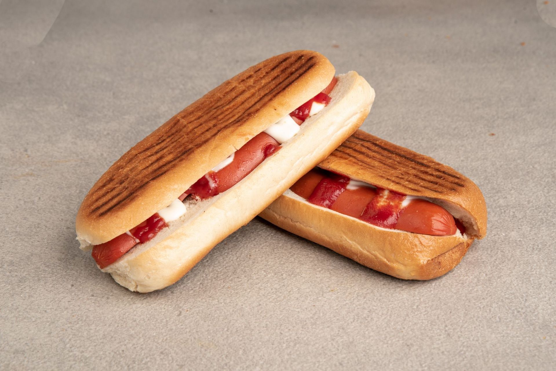 טוסט נקניקייה בלחמניה